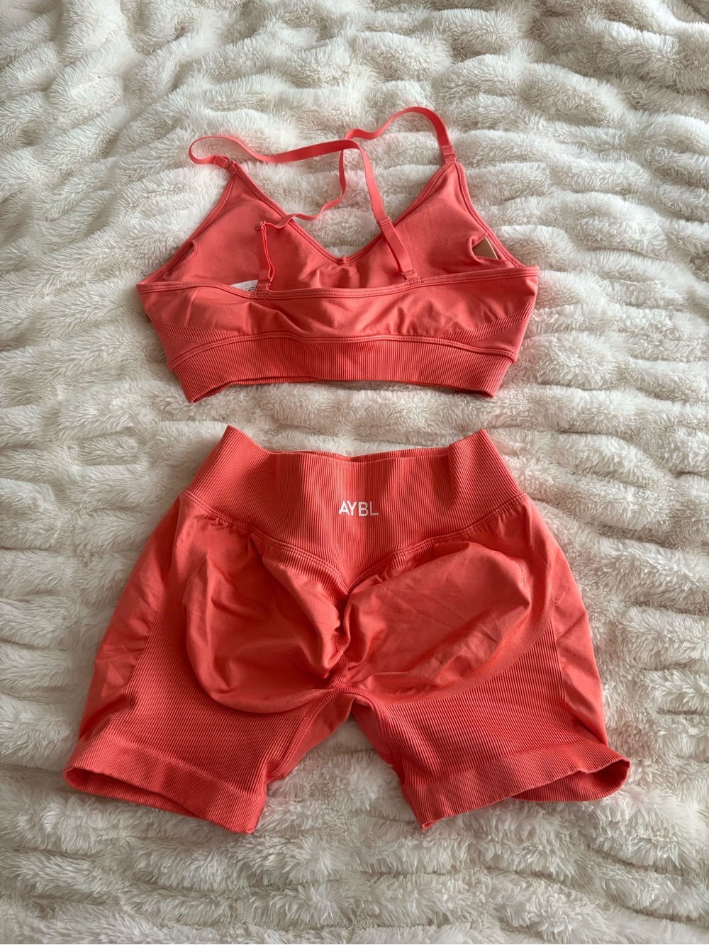 AYBL Peach Adapt seamless Sports Bra & Adapt seamless shorts 4.5